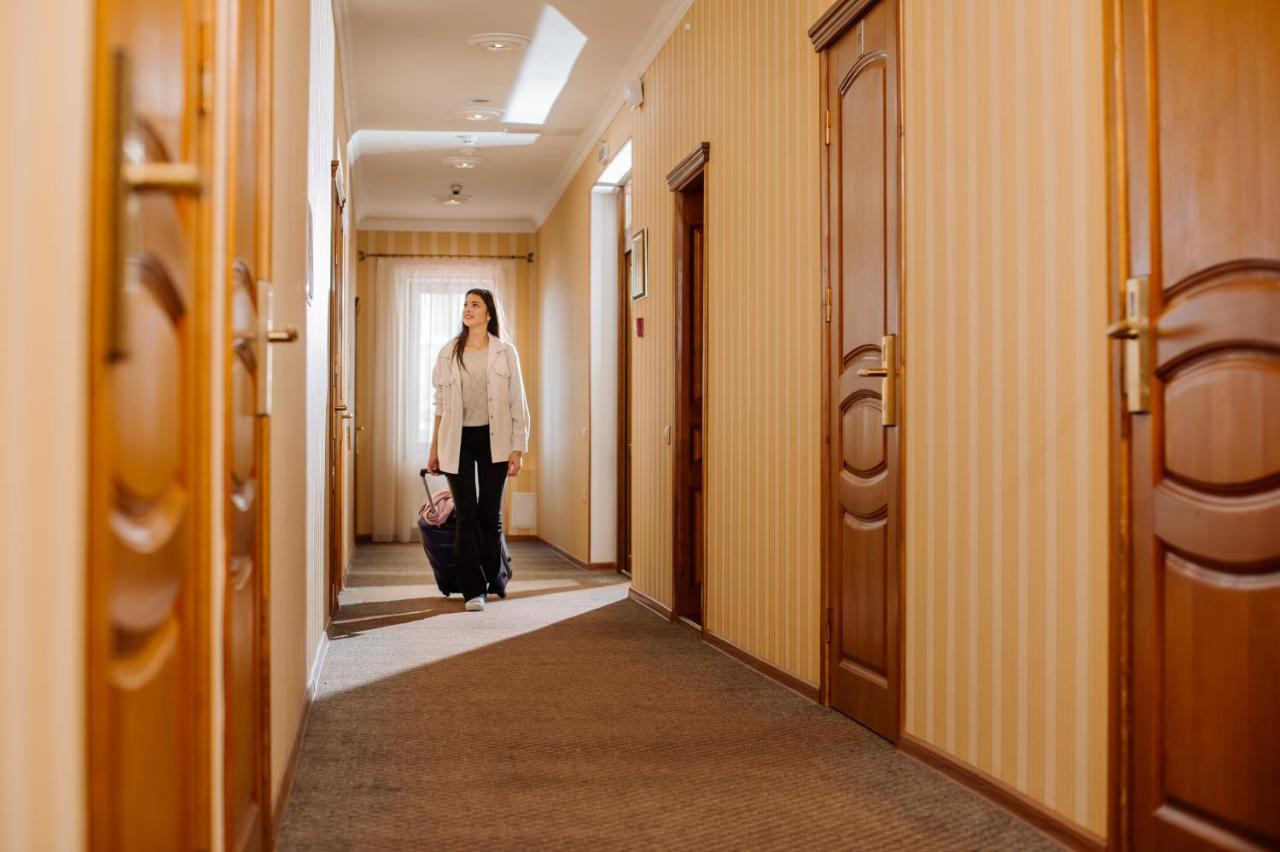 Курортний Готель Золота Корона Trouskavets Extérieur photo