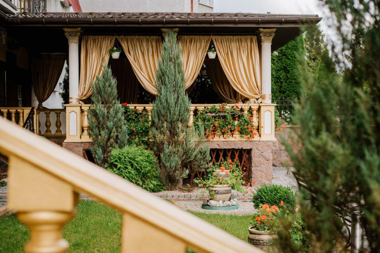 Курортний Готель Золота Корона Trouskavets Extérieur photo